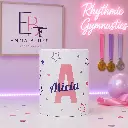 taza-personalizada-mama-de-gimnasta-ni-se-rinde-cansa-enna-blues-ritmica-regalo-cumpleanos-navidad-madre-4.webp